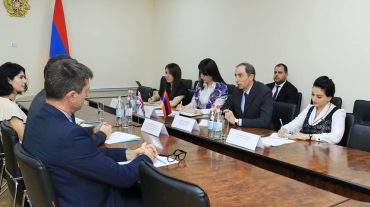 ԲՏԱ նախարարը հանդիպել է Մեծ Բրիտանիայի դեսպան Ջոն Գալլագերի հետ