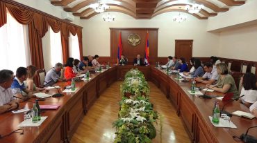 ԱՀ պետնախարարն ու ՄԻՊ-ը համատեղ հանդիպում են կազմակերպել տեղահանվածների ու փախստականների ներկայացուցիչների հետ