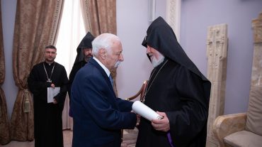 Մայր Աթոռում տեղի է ունեցել շքանշանների հանձնման արարողություն