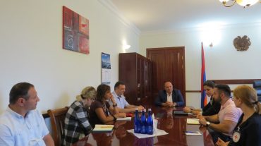 Տավուշի մարզպետն ընդունել է Կարմիր խաչի միջազգային կոմիտեի ներկայացուցիչներին