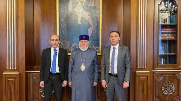 Ամենայն Հայոց Կաթողիկոսն ընդունել է Արցախի պետնախարարին և ՄԻՊ–ին