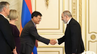 Վարչապետը և ԱԶԲ փոխնախագահը քննարկել են Հայաստանում իրականացվող ծրագրերի ընթացքը