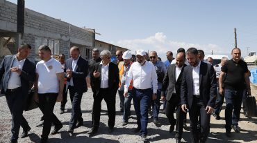 Վարչապետ Փաշինյանն այցելել է Արարատի մարզ, ծանոթացել սուբվենցիոն ծրագրերով իրականացվող աշխատանքների ընթացքին