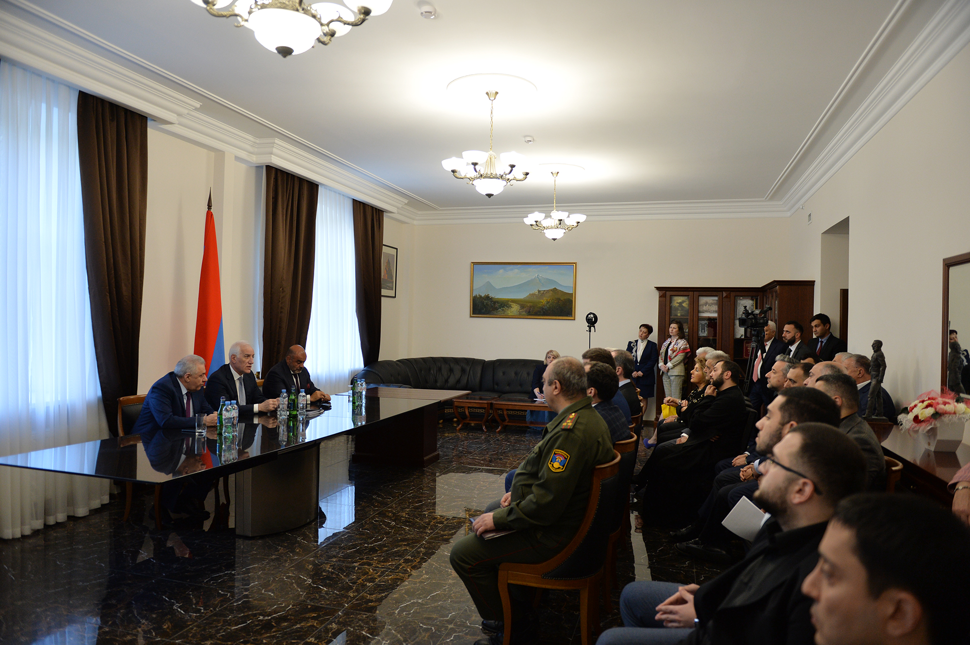 Նախագահ Խաչատուրյանը հանդիպել է Ռուսաստանի հայ համայնքի ներկայացուցիչների հետ