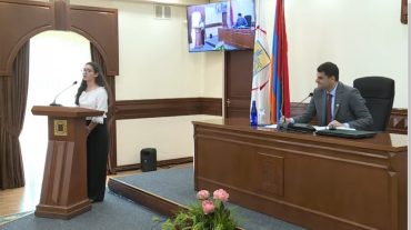 Երևանի քաղաքապետարանը հունիսի 1-ի կապակցությամբ կազմակերպել է հատուկ նիստ՝ դպրոցական ավագանիների մասնակցությամբ