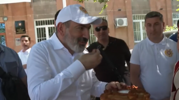 Վարչապետն Արարատ քաղաքում ծանոթացել է սուբվենցիոն ծրագրով վերակառուցված զբոսայգու պայմաններին