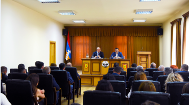 Արցախի նախագահն այցելել է Պետեկամուտների կոմիտե և հանդիպել կառույցի աշխատակազմի հետ