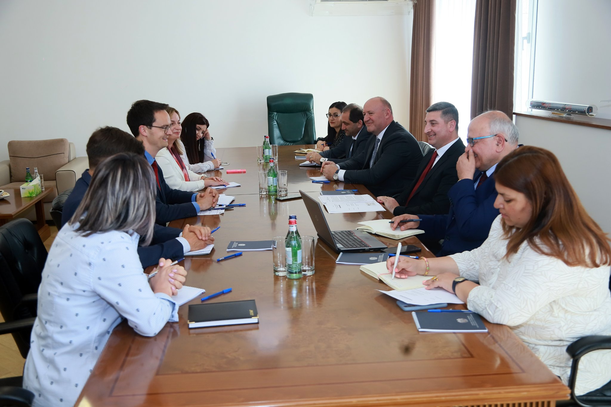 ՀՀ ՏԿԵ նախարարը և KFW բանկի ներկայացուցիչները քննարկել են Կապսի ջրամբարի կառուցման մրցութային գործընթացի մանրամասները