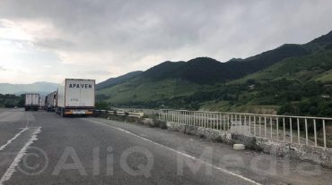 Լարսում շարունակվում են կուտակումները. Վրաստանում ՀՀ դեսպանատունը պարզաբանում է