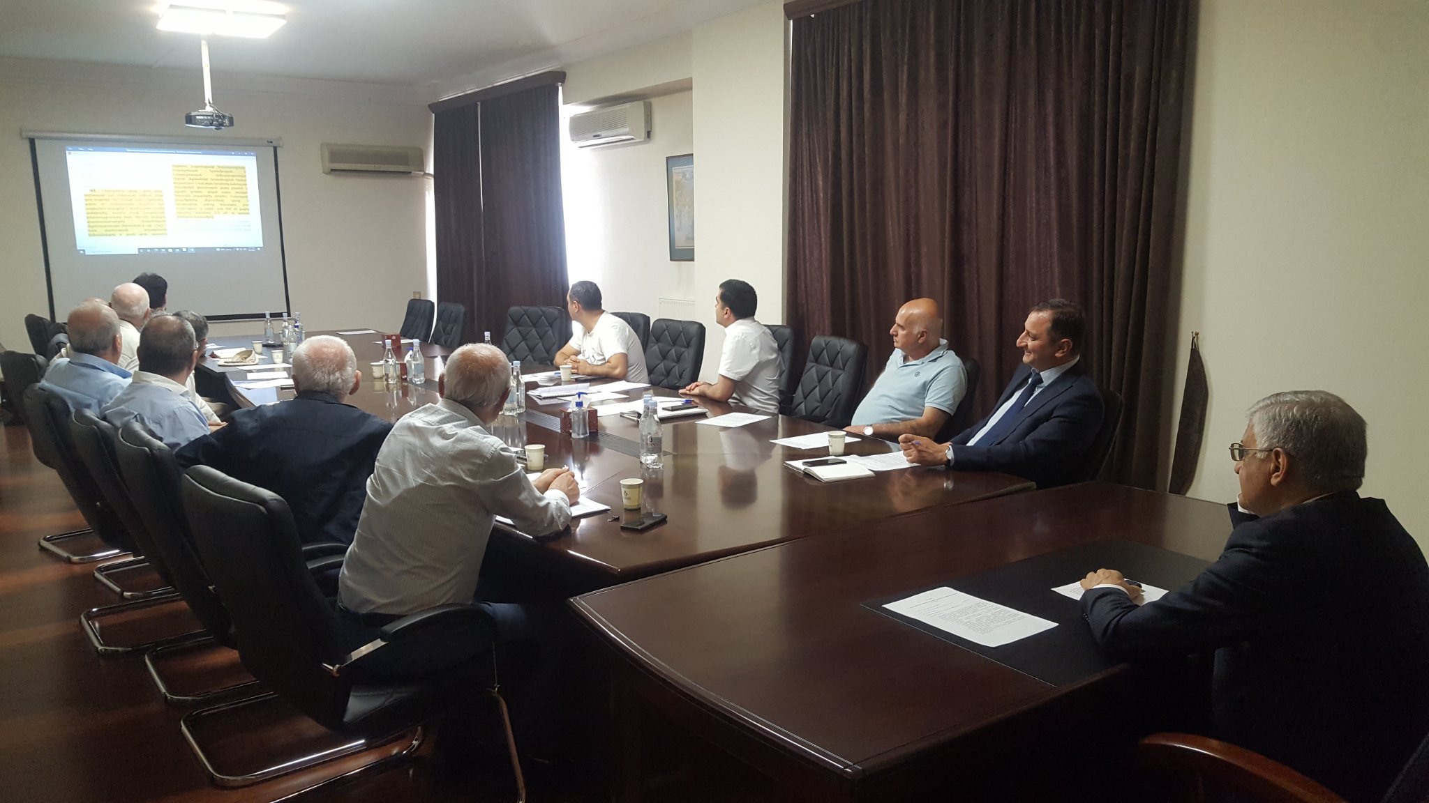 Քաղաքաշինության կոմիտեի գիտատեխնիկական խորհուրդը քննարկել է շինարարական նորմերի արդիականացման հարցերը