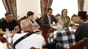 Կարմիր‭ ‬‬խաչի‭ ‬միջազգային‭ ‬կոմիտեի‭ ներկայացուցիչները Գեղարքունիքի մարզպետարանում քննարկել են սահմանամերձ բնակավայրերում նախատեսվող սոցիալ-տնտեսական ծրագրերը