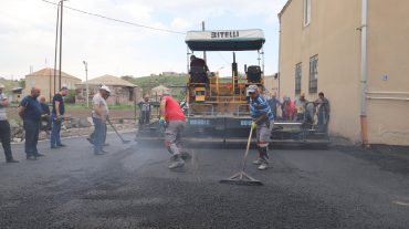 Ասֆալտապատվել են Գավառ համայնքի Կարմիրգյուղ բնակավայրի Ազատության և Գայի փողոցները