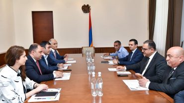 Ֆինանսների նախարարը հանդիպել է Հանրային վերահսկողության խորհրդի անդամների հետ