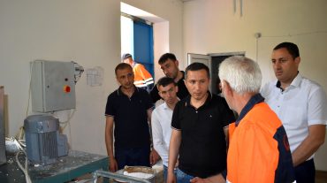 Մեղրի ու Ագարակ քաղաքներին խմելու ջուր մատակարարող կայաններ է այցելել Սյունիքի մարզպետը