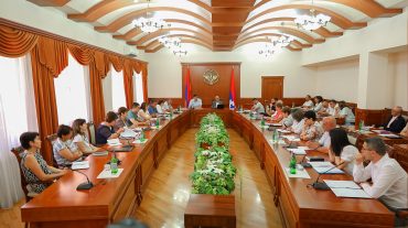 Արտակ Բեգլարյանը քննարկել է առողջապահության ռազմավարության նախագիծը բուժհիմնարկների ղեկավար կազմի հետ