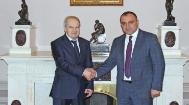 Արման Դիլանյանը հանդիպել է ՌԴ սահմանադրական դատարանի նախագահի հետ