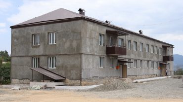 Ստեփանակերտի 6-րդ դպրոցի նախկին մասնաշենքերից երկրորդի վերապրոֆիլավորումը որպես բազմաբնակարան շենք ավարտական փուլում է