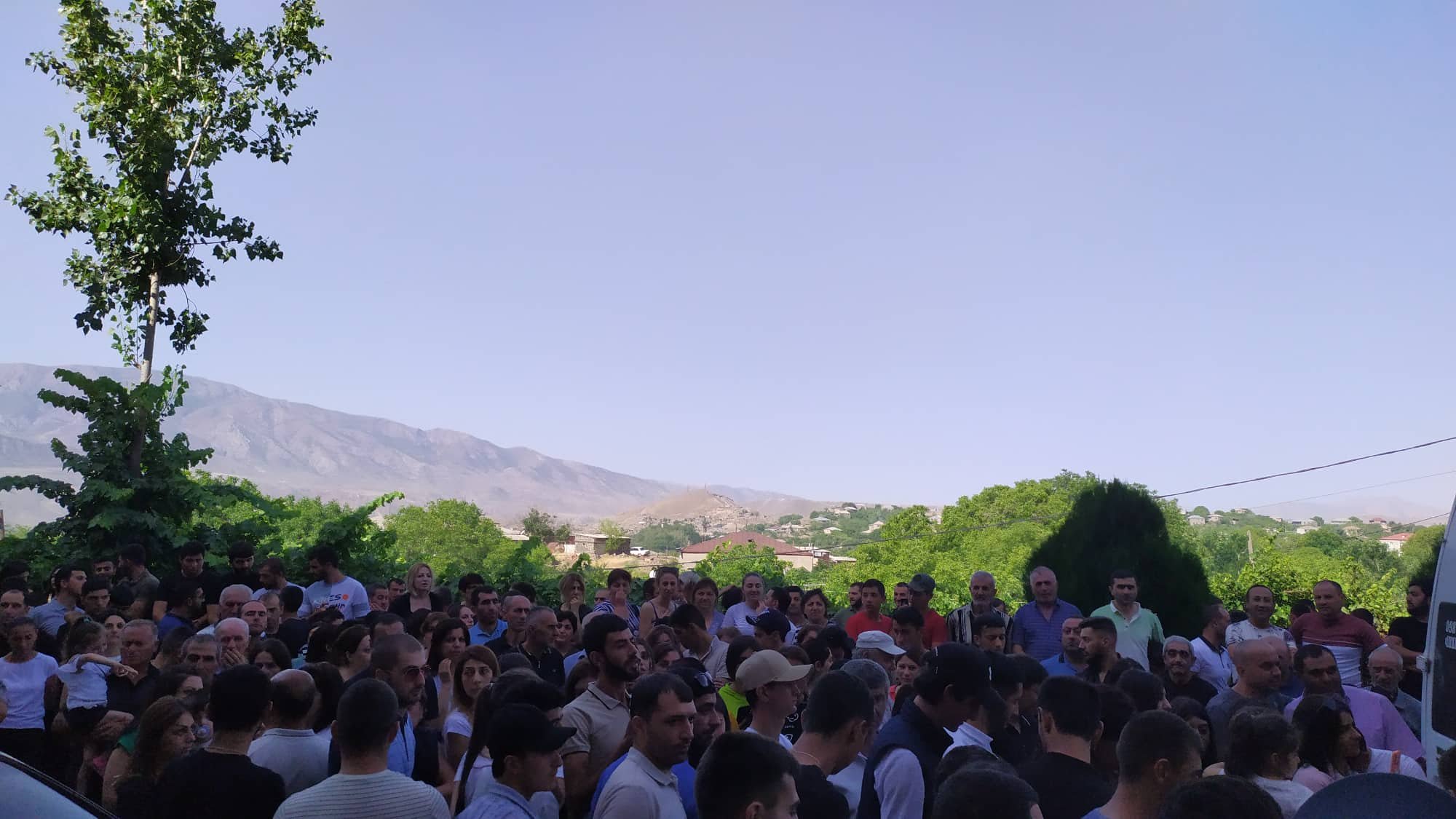Վայոց ձորի մարզից նորակոչիկների հերթական խումբը մեկնել է համալրելու հայոց բանակի շարքերը