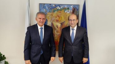 Կիպրոսում ՀՀ դեսպանը հանդիպել է Կիպրոսի սփյուռքի հանձնակատարի հետ