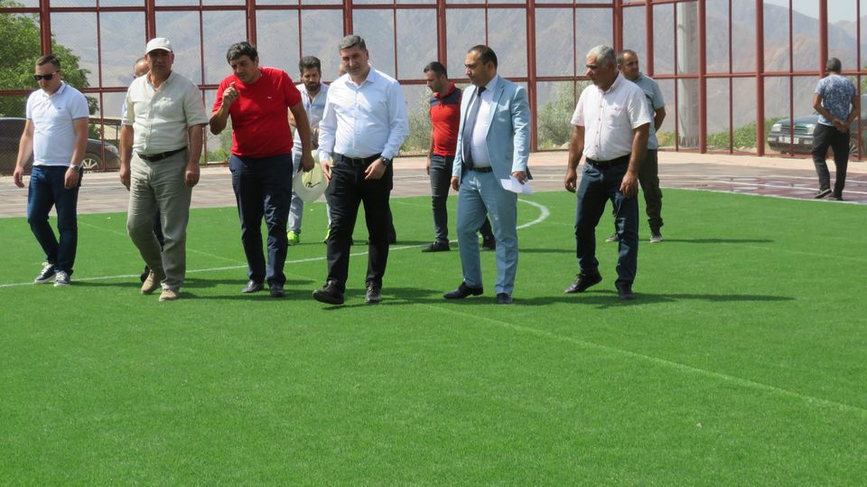 Գնել Սանոսյանը Ռինդում ծանոթացել է ֆուտբոլի դաշտի կառուցման աշխատանքներին