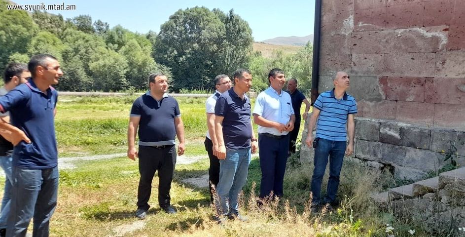 Այց ջերմոցային տնտեսություններ, ինտենսիվ գյուղատնտեսությամբ զբաղվող ընկերություններ. Սյունիքի մարզպետի շրջայցը համայնքներում