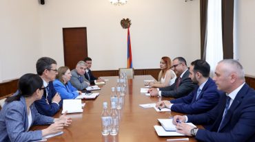 Ֆինանսների նախարարն ընդունել է ԱՄՆ դեսպանին