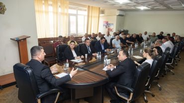 Գնել Սանոսյանը հանդիպել է հայաստանյան ճանապարհաշինական ընկերությունների ղեկավարների հետ