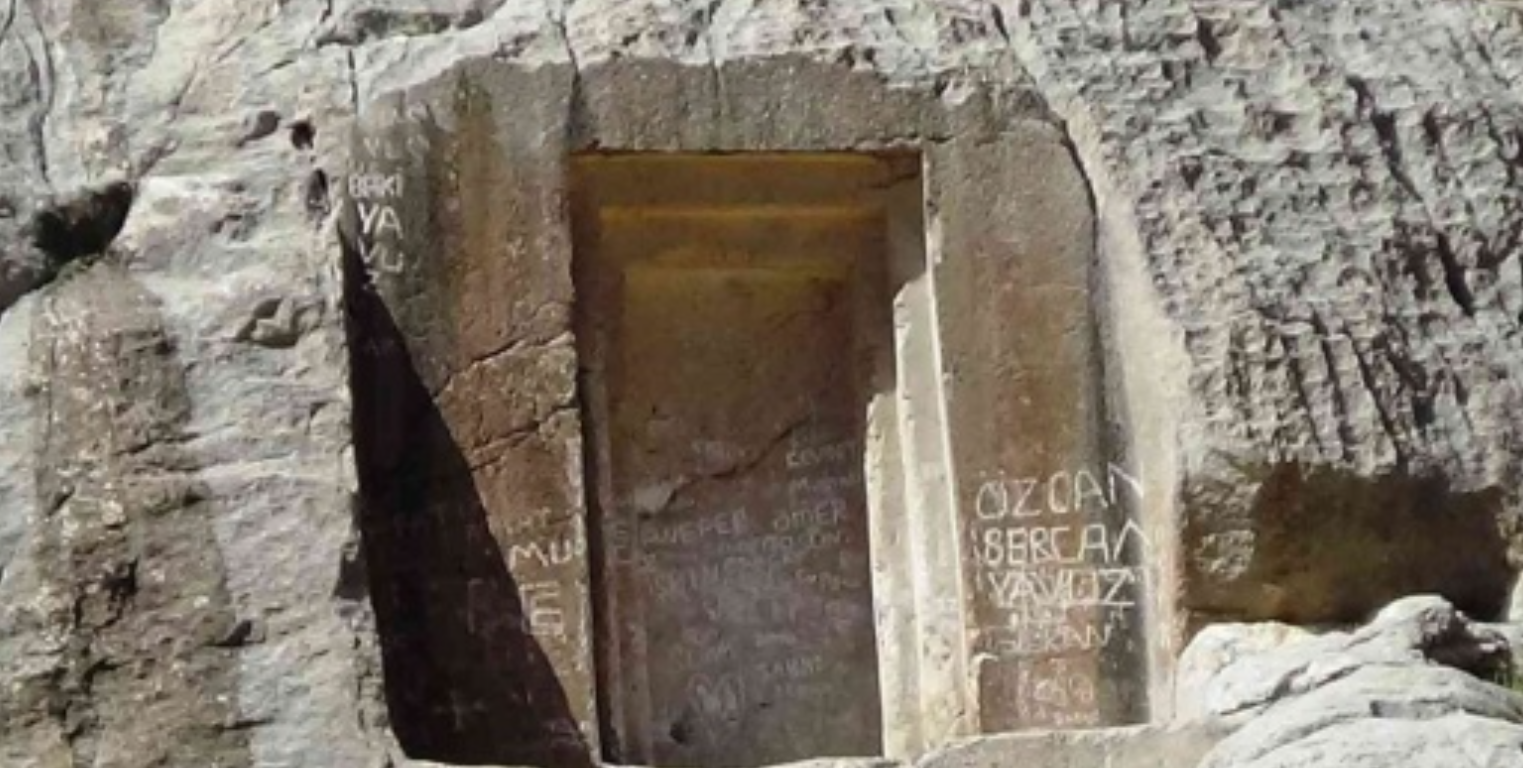 Թուրքիայում ուրարտական սեպագիր արձանագրությունը հայտնվել է գանձագողերի թիրախում