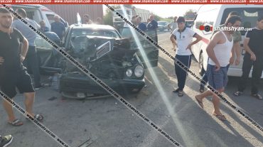Արարատի մարզում բախվել են Mercedes-ն ու ГАЗ 53-ը. կա 6 վիրավոր, այդ թվում՝ երեխաներ
