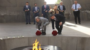 ՌԴ տրանսպորտի նախարար Վիտալի Սավելևն այցելել է Հայոց ցեղասպանության հուշահամալիր
