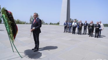 Գերմանիայի Սաքսոնիա-Անհալթ երկրամասի Լանդթագի նախագահի գլխավորած պատվիրակությունն այցելել է Ծիծեռնակաբերդի հուշահամալիր