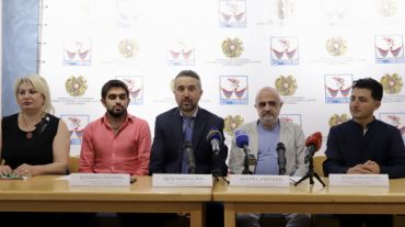 «Տիկնիկային թատրոնն այսօր տարբեր ժանրերի, տարիքային տարբեր խմբերի համար ունի որակյալ առաջարկ». Արա Խզմալյան
