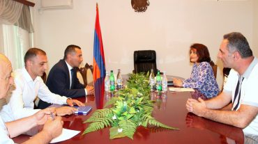 Սյունիքի մարզպետը և «Վեոլիա Ջուր» ընկերության տնօրենը քննարկել են մարզի խմելու ջրի մատակարարման խնդիրը