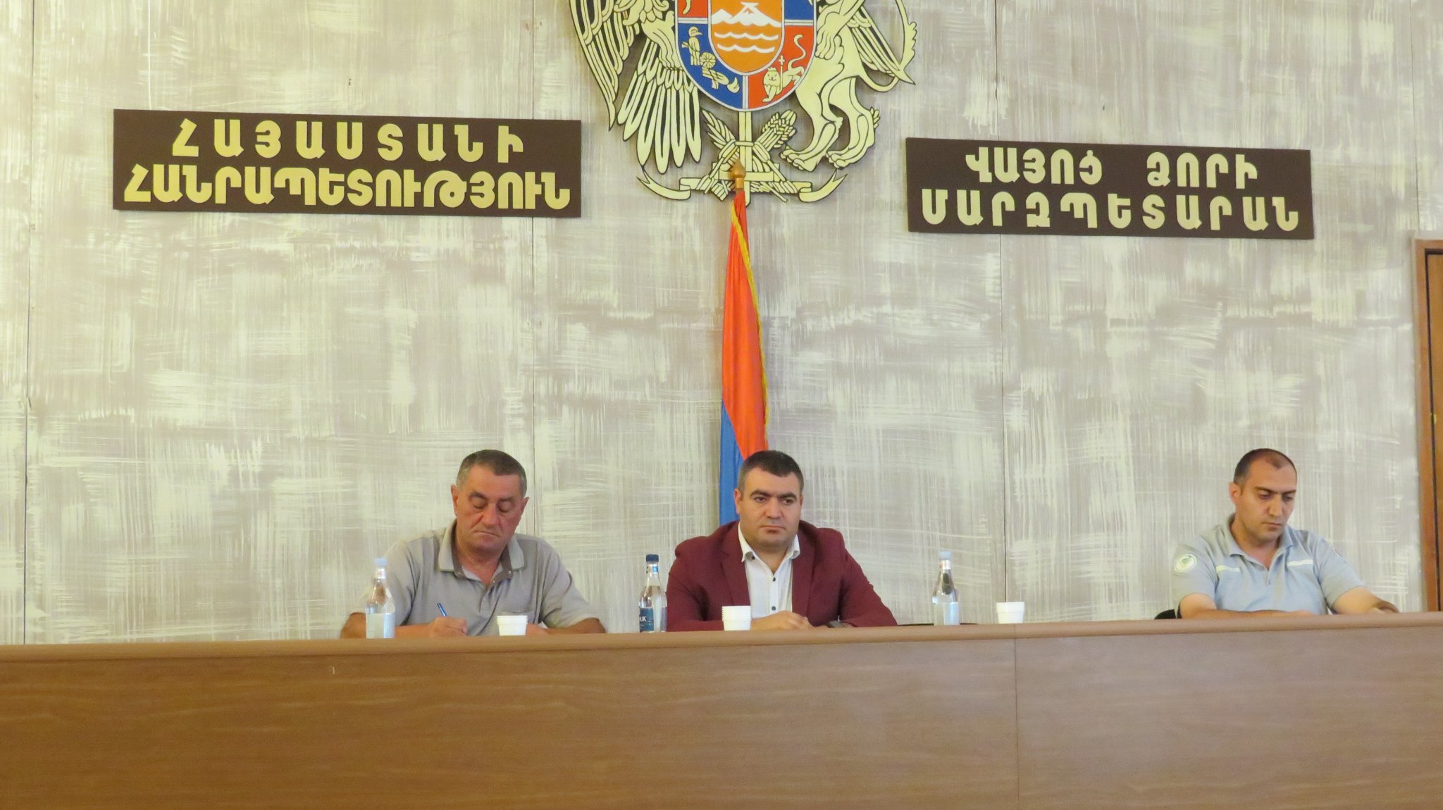  «Խոշոր եղջերավոր կենդանիների համարակալում և հաշվառում» ծրագրի քննարկում Վայոց ձորի մարզպետարանում