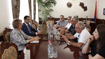 Գեղարքունիքի մարզպետը և «Փարոս» հիմնադրամի ներկայացուցիչները քննարկել են սահմանամերձ բնակավայրերի խնդիրների լուծմանն ուղղված ծրագրերը