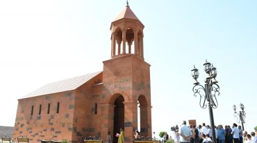Մեծամոր համայնքի Ակնալիճ գյուղում նորակառույց եկեղեցի է օծվել