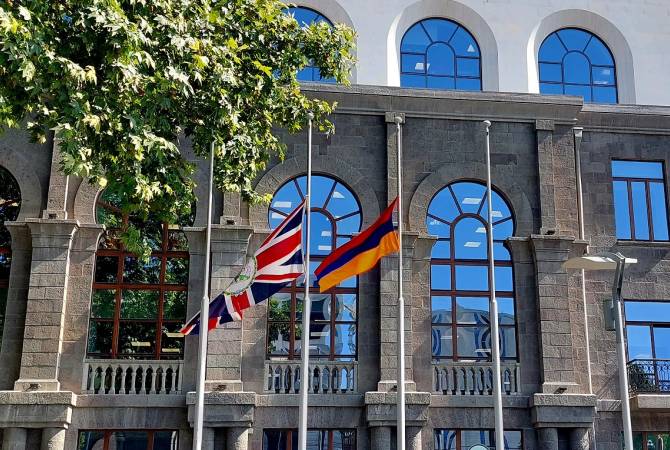 Երևանում բրիտանական դեսպանատան առջև կիսով չափ իջեցվել է Միացյալ Թագավորության դրոշը
