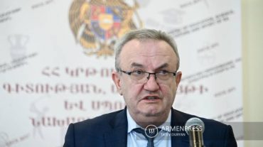 Վահրամ Դումանյանն արհեստական է համարում հայաստանյան բուհերում թափուր տեղերի թեման