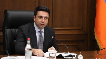 Բայց նրանք գալի՞ս են ԱԺ. Սիմոնյանն արձագանքեց ՀՀ-Արցախ միջխորհրդարանական հանձնաժողովի նիստ չանցկացնելու հայտարարությանը