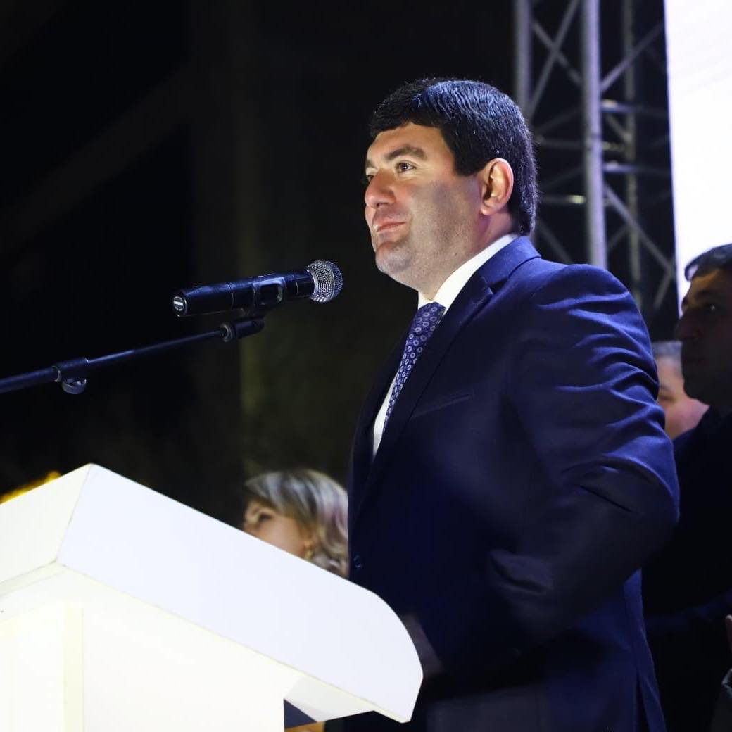Հուսանք՝ միջադեպն անարյուն հանգուցալուծում կստանա. Զինված անձը մուտք է գործել Մասիսի քաղաքապետարան
