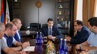 Քաղաքապետ Հրաչյա Սարգսյանը ներկայացրել է Էրեբունի և Քանաքեռ-Զեյթուն վարչական շրջանների նոր ղեկավարներին