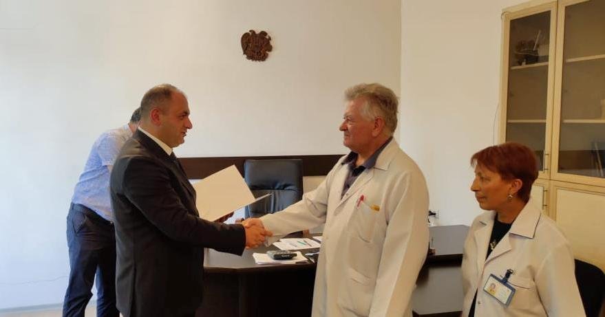Կոտայքի մարզպետն այցելել է Չարենցավանի բժշկական կենտրոն