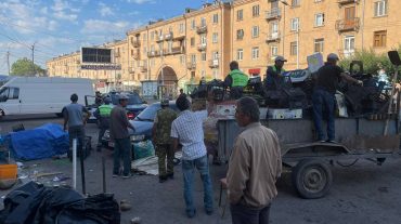Գյումրիի շուկայամերձ տարածքները և փողոցներն ազատվում են բացօթյա առևտրի տաղավարներից