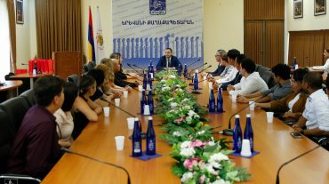 Երևանի քաղաքապետի առաջին տեղակալը հյուրընկալել է Լոս Անջելեսի քաղաքապետի երիտասարդ դեսպաններին