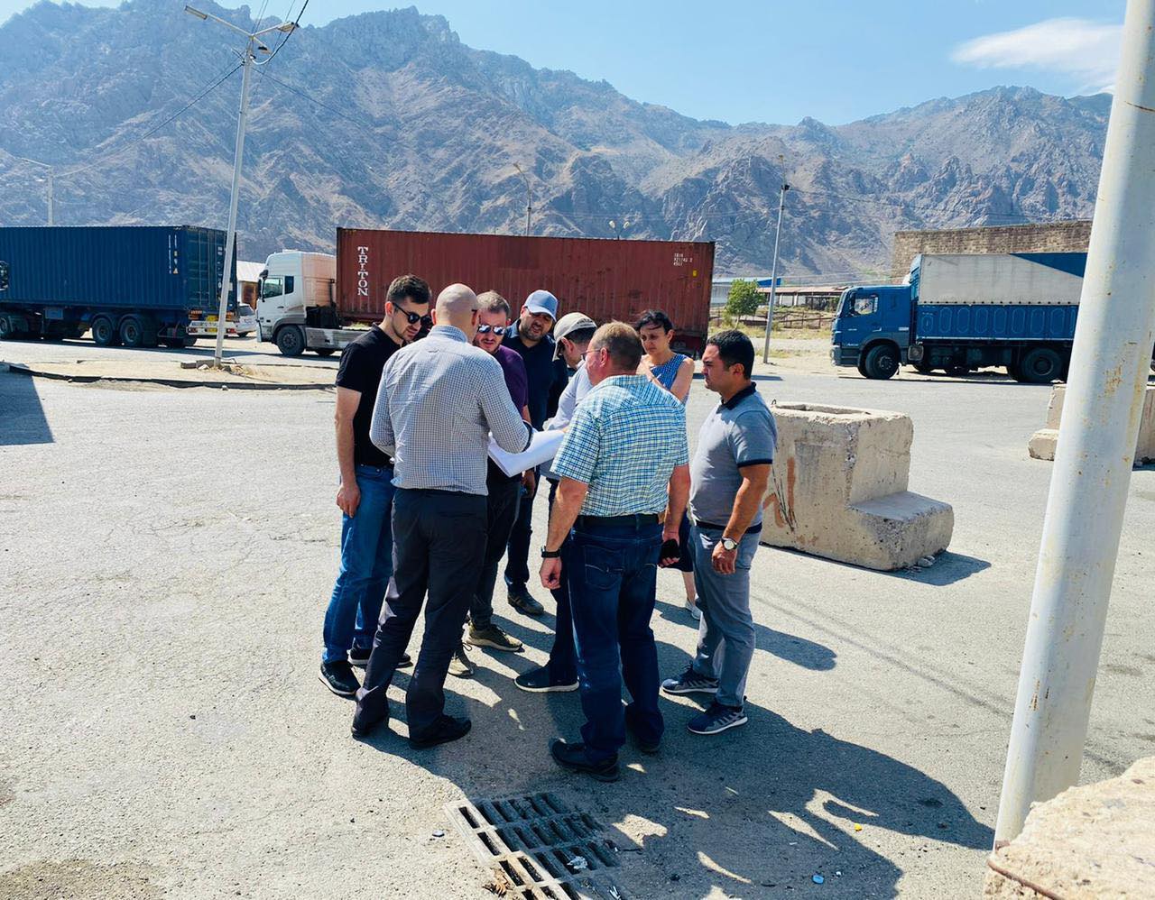 Ճանապարհային դեպարտամենտ հիմնադրամի ու Եվրասիական զարգացման բանկի Կայունացման ներկայացուցիչները Սյունիքի մարզում դիտարկել են վերակառուցվելիք ճանապարհահատվածի ծրագիրը