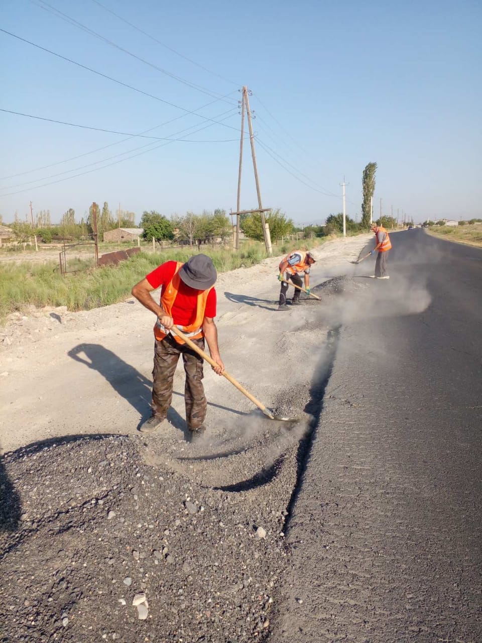 Էջմիածնի տարածաշրջանի միջպետական և հանրապետական նշանակության ավտոճանապարհներին կատարվում են կողնակների լրացման աշխատանքներ