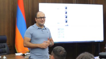 «Ամառային դպրոց» ծրագրի մասնակիցների հետ հանդիպել և դասախոսել է Հայկ Մամիջանյանը
