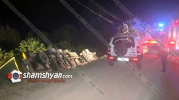 Արարատի մարզում իրանցի վարորդը մի քանի տոննա խոտով բարձված Volvo բեռնատարով կողաշրջվել է․ նրան բեռնախցիկի տակից դուրս են բերել փրկարարները