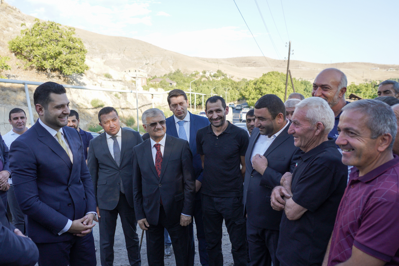 Փոխվարչապետ Մաթևոսյանը Ողջաբերդում հանդիպել է սողանքային գոտու բնակիչներին․ նրանց բնակարանի գնման վկայագիր է տրվելու