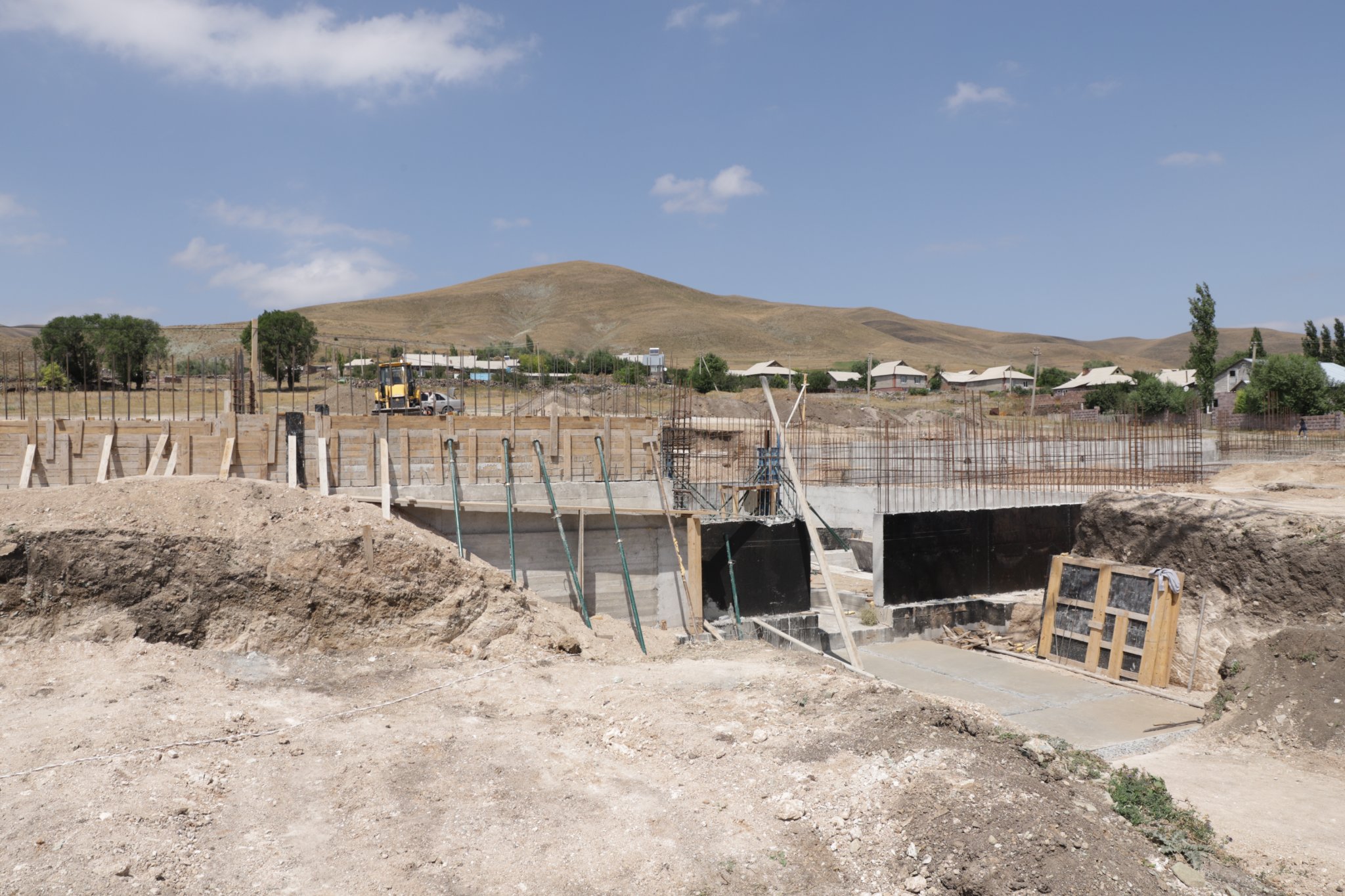 Բերդաշեն, Արեգնադեմ, Կապս բնակավայրերում ընթացքի մեջ են մոդուլային դպրոցների կառուցման աշխատանքները